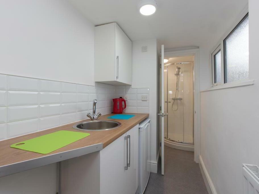 Townhouse @ 166 Ruskin Road クルー エクステリア 写真